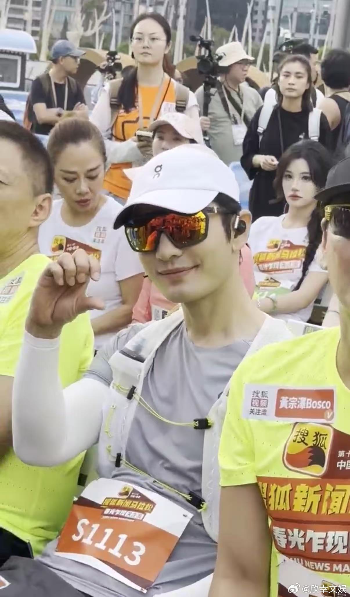 黄晓明老辈子饭撒黄宗泽饭撒vs黄晓明饭撒黄晓明老辈子饭撒，比心给大家哈哈哈 