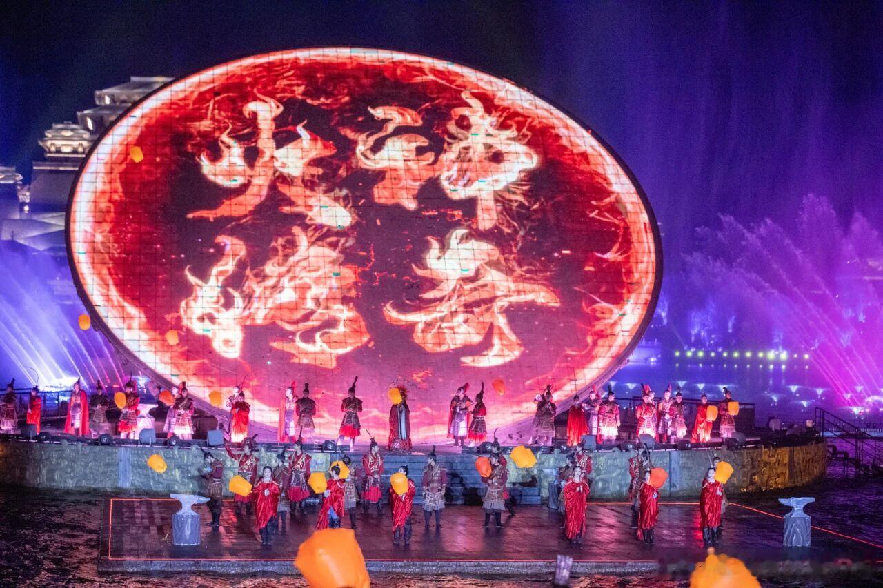 中秋遇国庆，赴汉中兴汉胜境，看《天汉传奇》水上实景大秀。以《诗经》“汉有游女” 