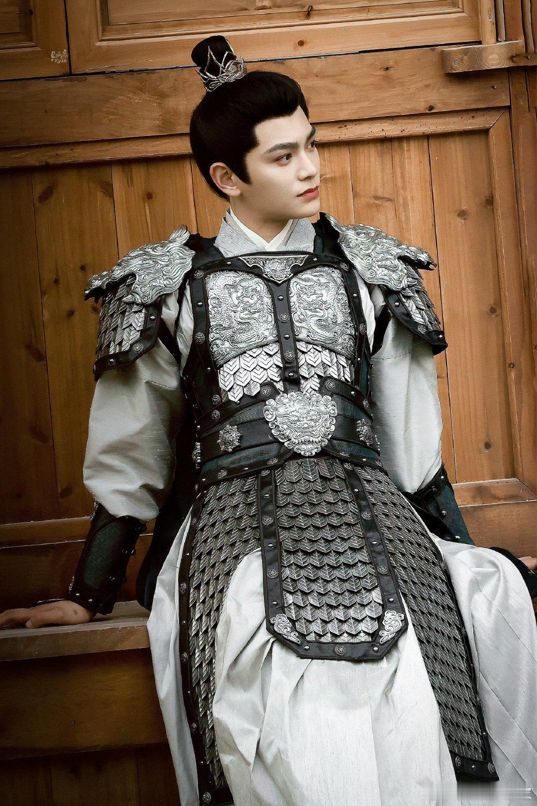 丁禹兮 嫂嫂开门我是我哥 丁禹兮你是懂梗的！《山河枕》的禁忌感被这一句话概括，爱