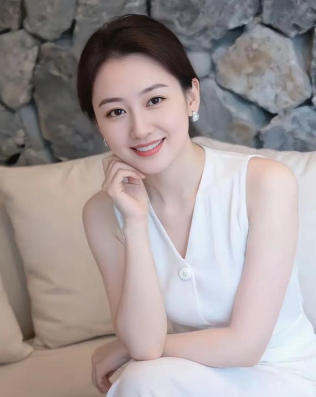 清爽，凉快，大方，美丽
