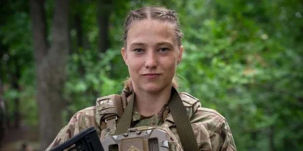 2018年世界青年标枪冠军，2017年欧洲七项全能同年龄组冠军，以及多次全国锦标