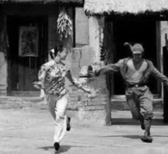 1938年12月24日早饭过后，两名日军官兵进入北沙村，一个挎着东洋刀，一个挺着
