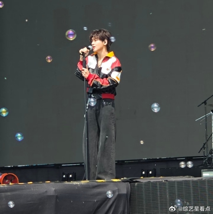 翟潇闻音乐节宣传新剧 简直就是太会宣传了吧，该说不说翟潇闻音乐节宣传新剧《你好1