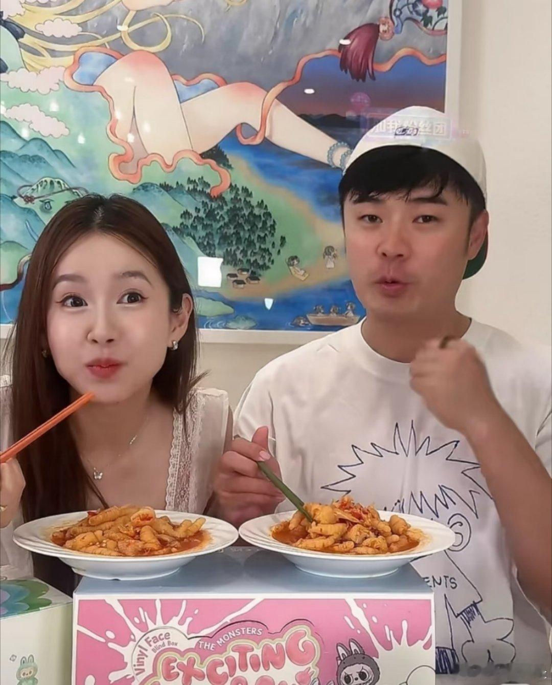 陈赫老婆张子萱42岁状态这条生图太有说服力了，42岁能有这种清透感和松弛感，靠的