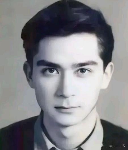 1963年，中国石油专家王德民教授因为长得太帅，被很多女生倒追，他却不胜其烦，便