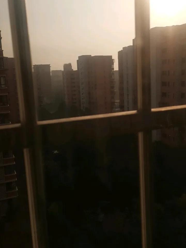 服务费比电费贵！为什么共同收益不投资电桩？小区物业管家最坏，两头吃