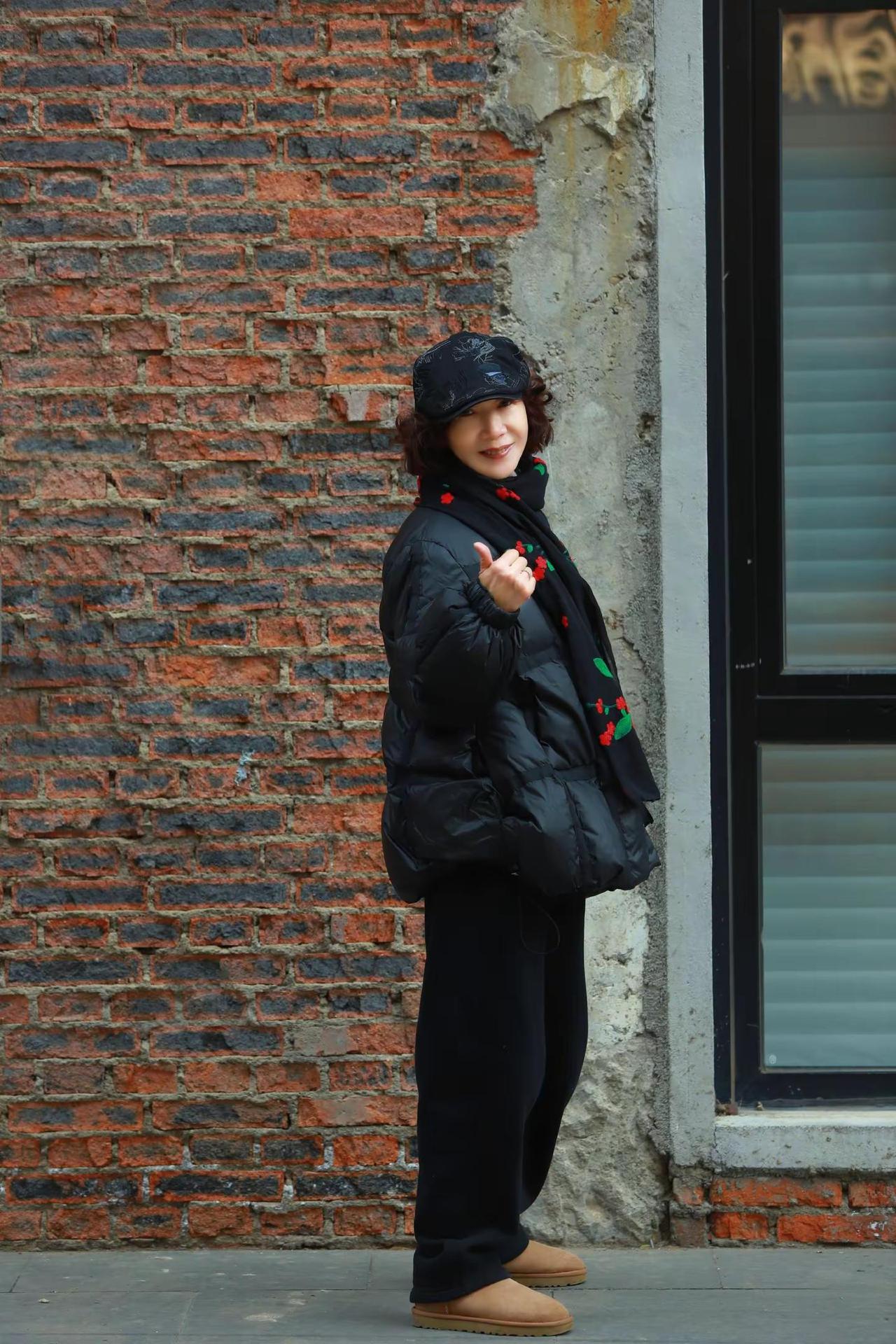 别问姐姐多少岁，就看姐姐美不美。