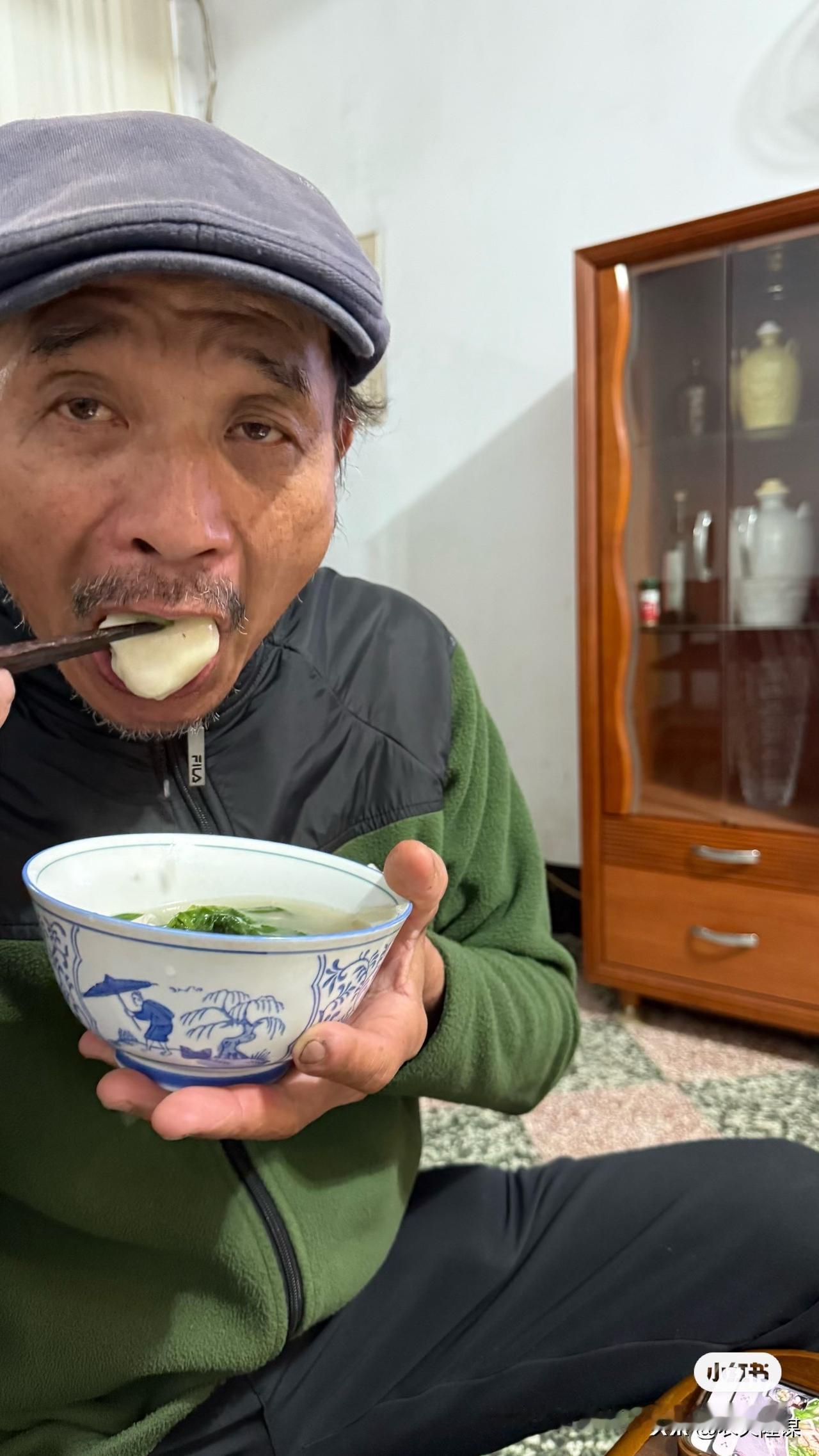 👨🏻‍🌾冬至大如年！🎉
愿你所有的努力，
在岁末收获圆满。
祝️你家庭和