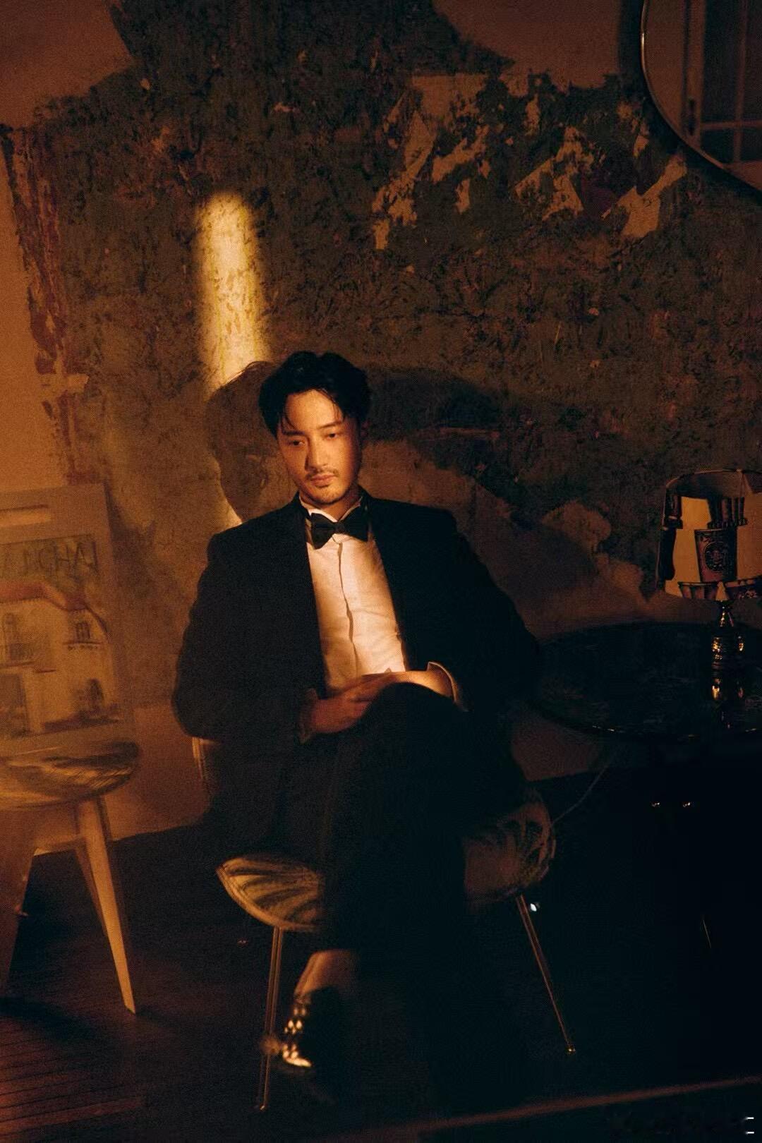 宋丹丹坐轮椅也想看王传君表演 王传君所有的浪漫与坚持，都被宋丹丹稳稳接住了。 