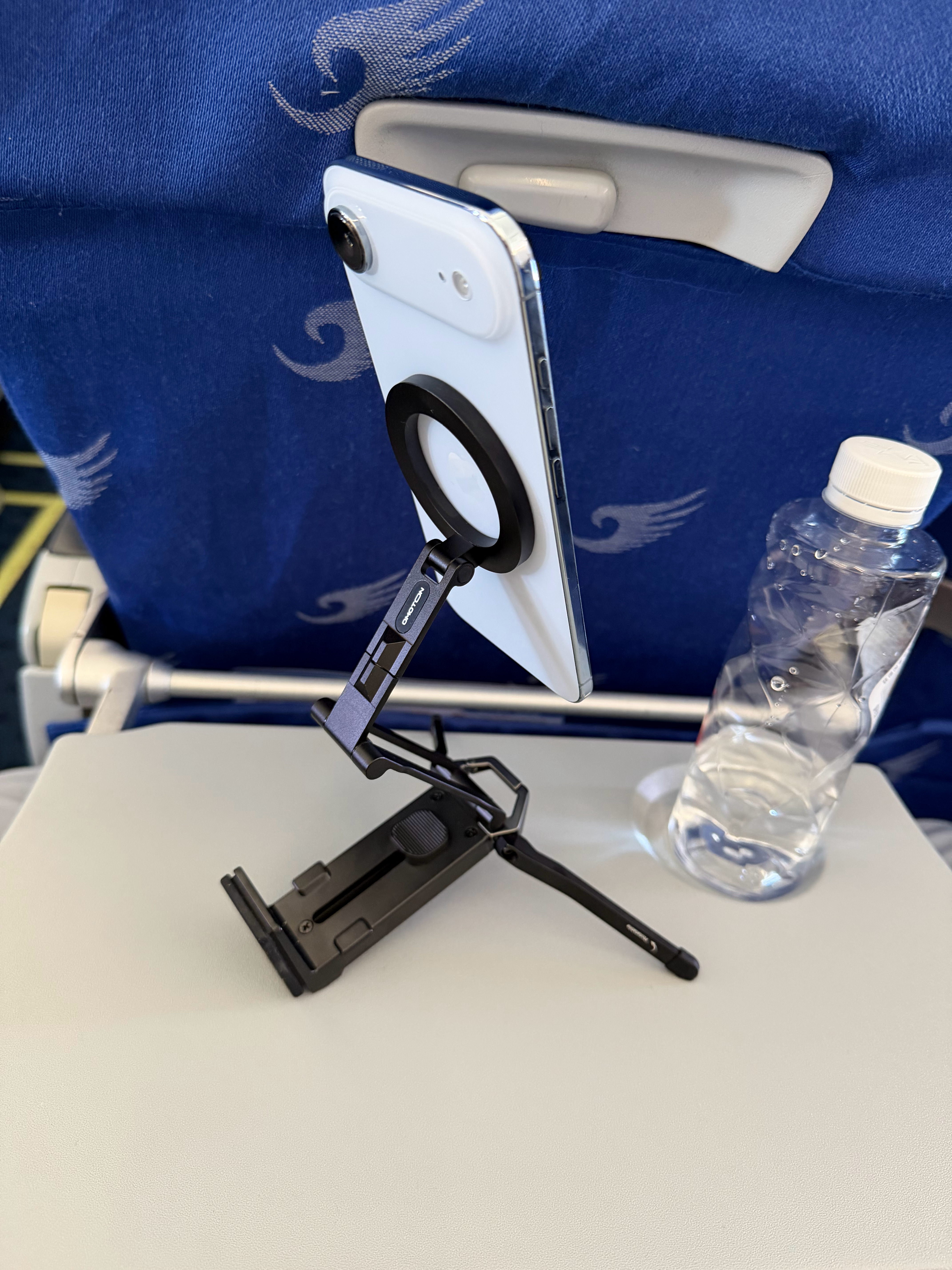 这支架真不错，牌子不知名但是设计的贼合理。图 1 这个橙色的是美丽买的，我当时还