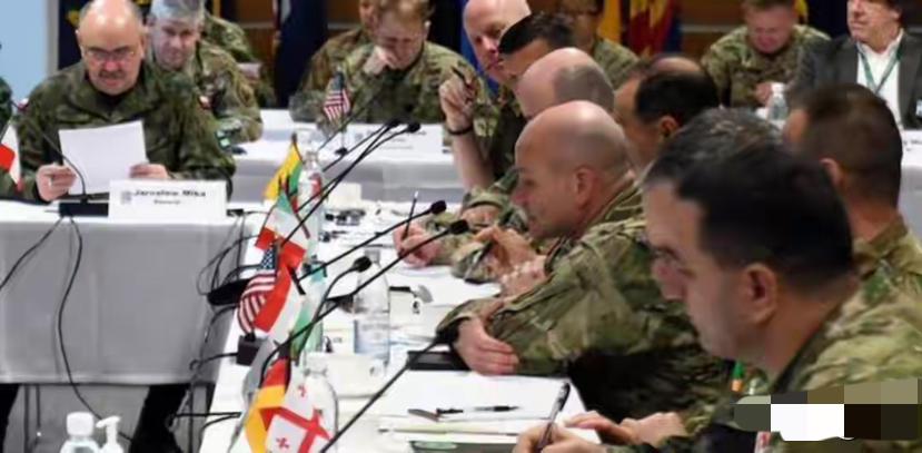 挪威爆出大瓜：若特朗普强吞格陵兰，普京恐将闪电抢占斯瓦尔巴

特朗普这几年对格陵