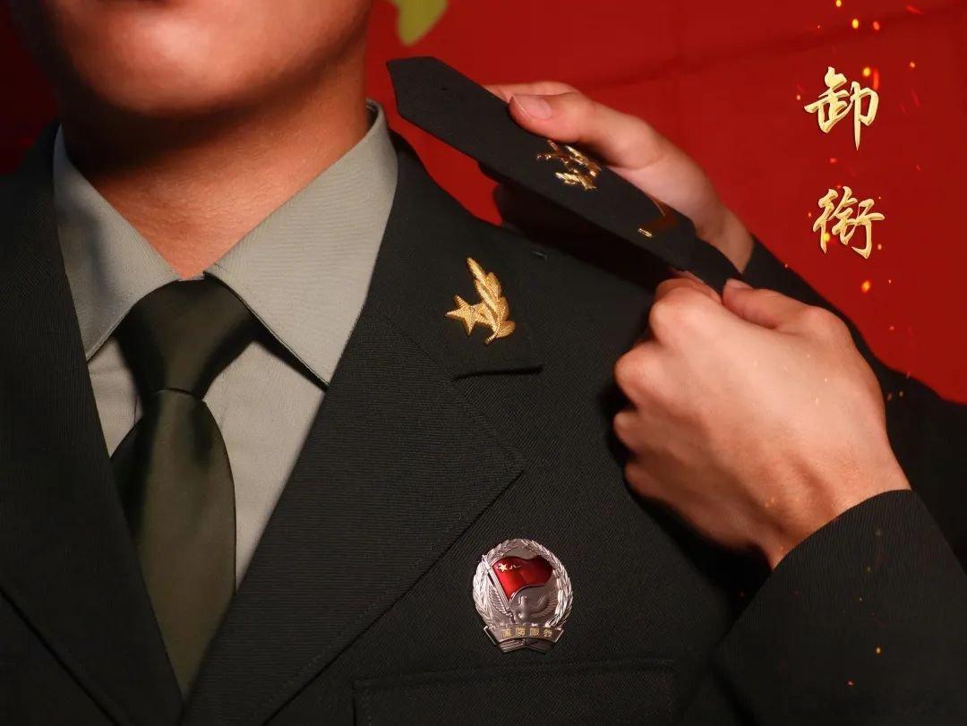 #铸剑中原[超话]##早安军营##原原说早晚安# 来时懵懂少年　归时顶天立地转身