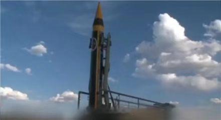 【美伊谈判前夕伊朗展示弹道导弹】4日晚，伊朗伊斯兰革命卫队公布一处地下导弹设施，