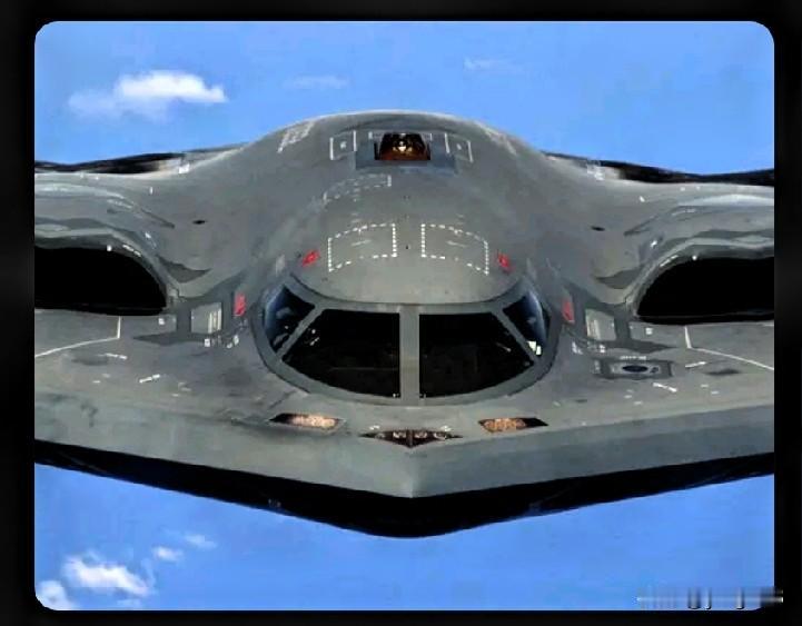 B-2“幽灵”隐形轰炸机的造价体现在以下几个方面：四台通用电气F118发动机，每