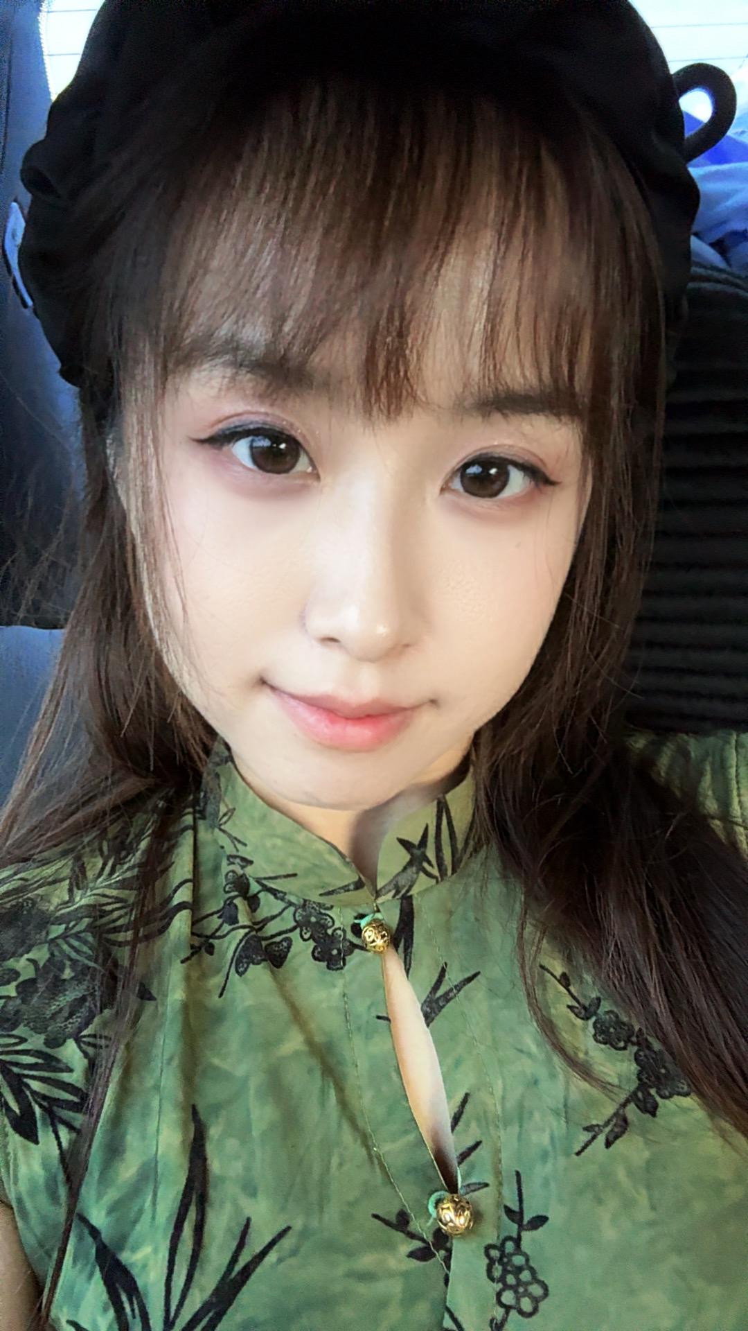 像我这样破碎的人.爱我的人要一片一片的捡起来，这么辛苦，吓走了好多人