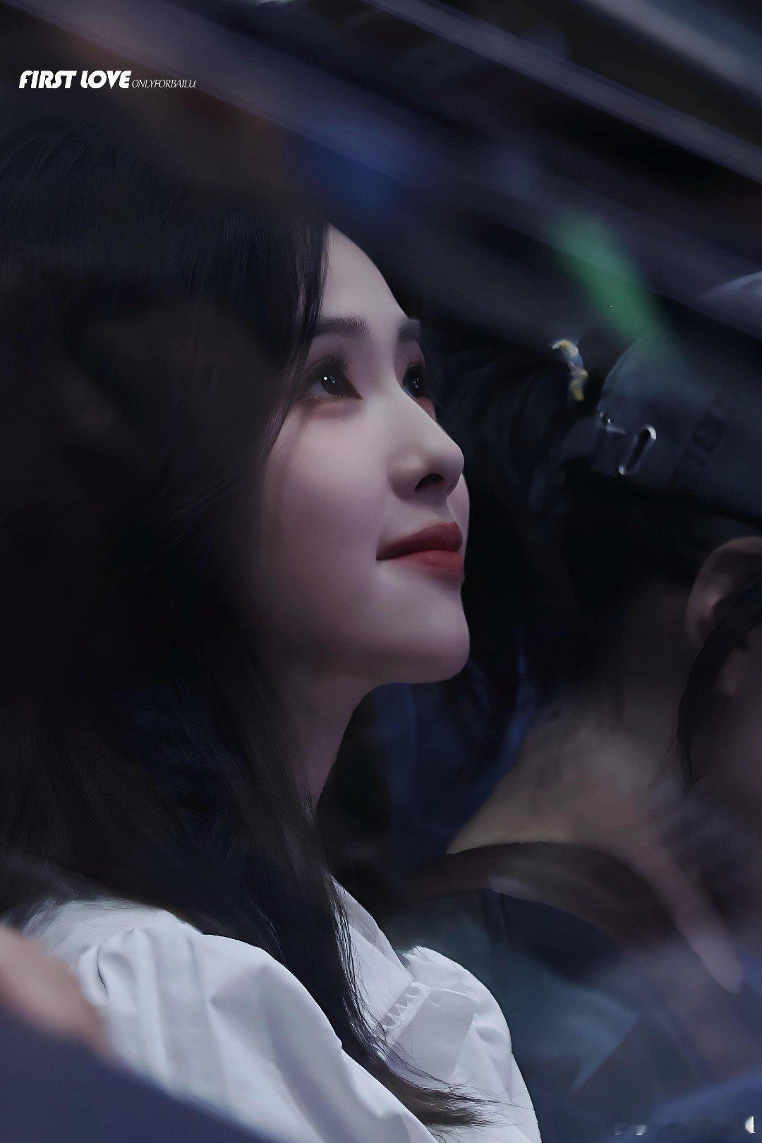 白鹿早期竟然这么清纯翻完白鹿早期清纯照再看成大使的她，从小美到大真的不带骗人的！
