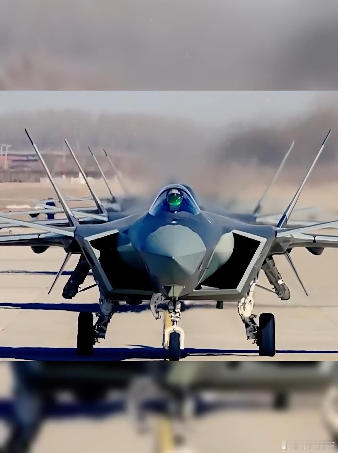 【成都所成立55周年 背后那群人】他们没有披风，却给了战机翅膀；他们很少露面，却