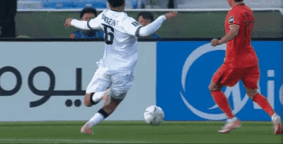 国足u23这批年轻人开局紧张啊，太紧张了，各种失误，以至于出脚动作都不会保护自己