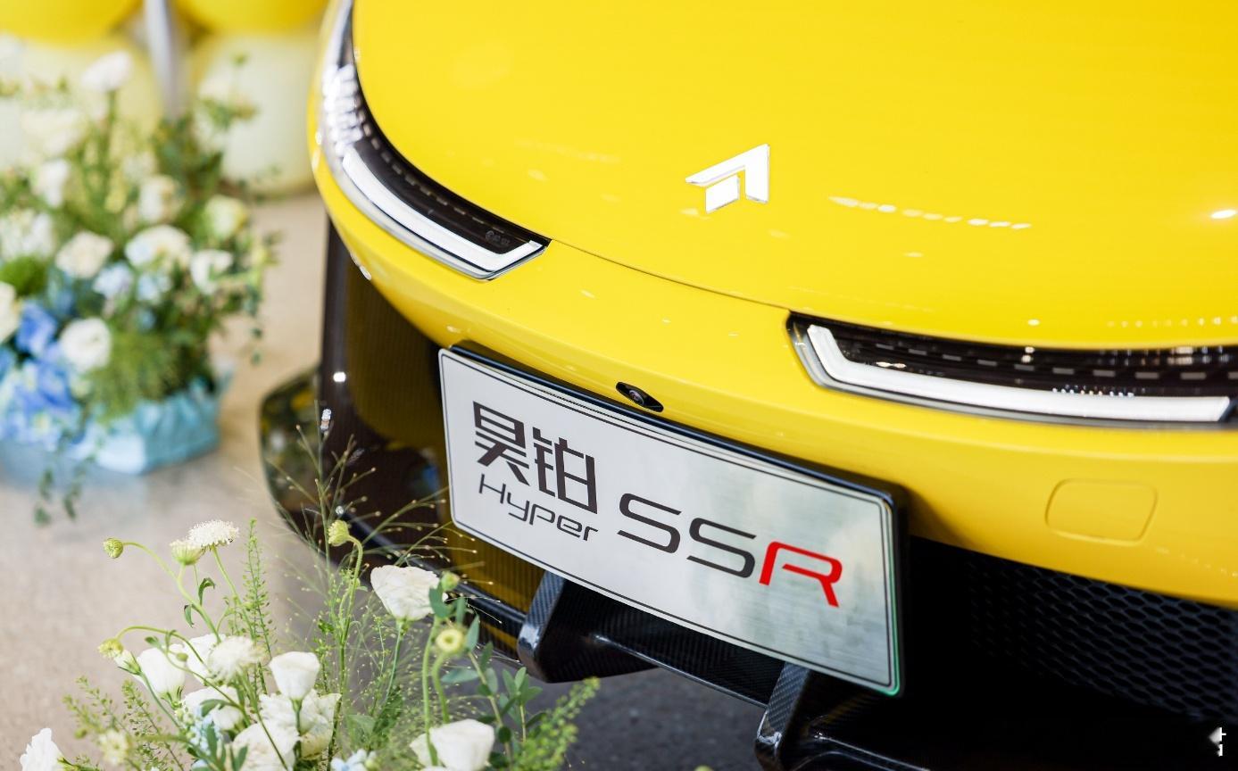 昊铂SSR的交车仪式，激情与速度的完美融合，这一刻，梦想成真。 #上亿超跑恭迎昊