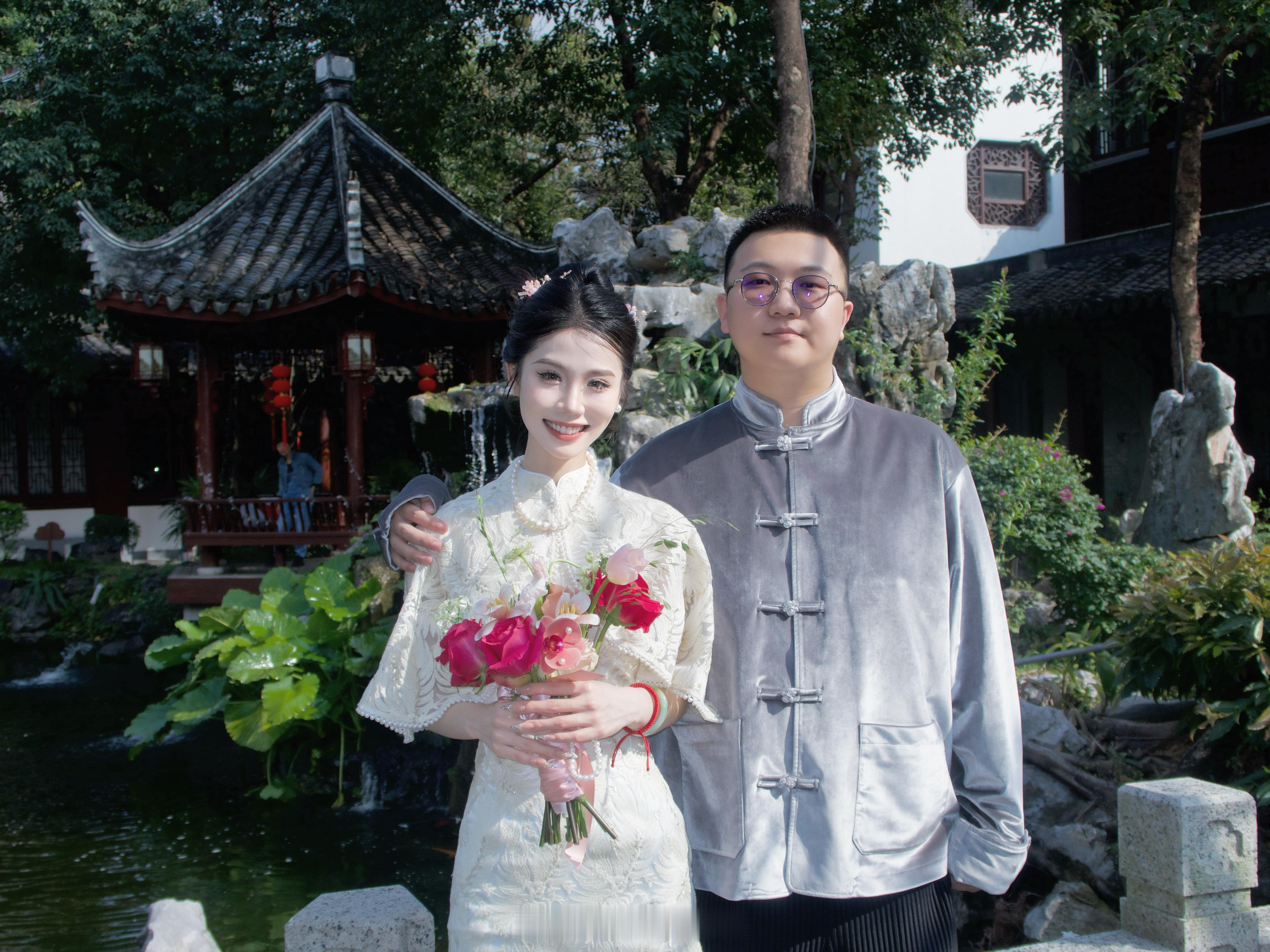 悄悄订婚 提前谢谢老婆们（网络娘家人）祝福 2024大家天天开心！事事顺利！健健