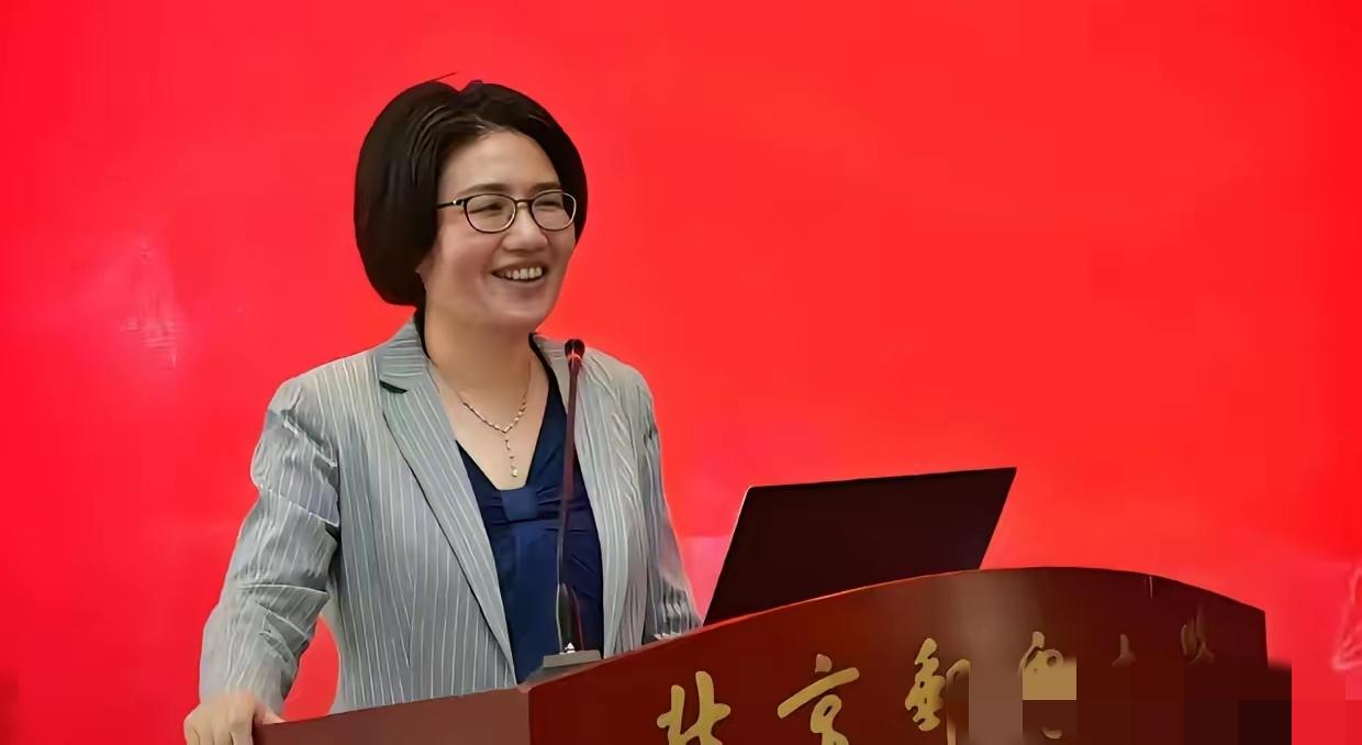 华为越是成功，越照出某些“专家”的无能。拿着国家高薪养尊处优，几十年搞不出像样成