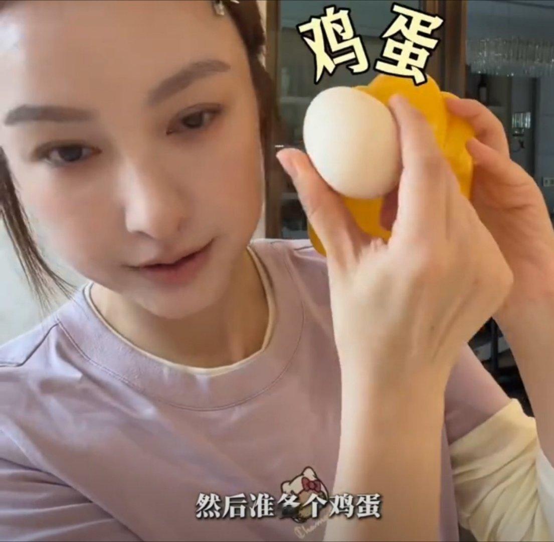 吴昕制作减脂健康餐吴昕亲手制作减脂健康餐，搭配均衡清爽低脂，简单家常，轻松吃出好