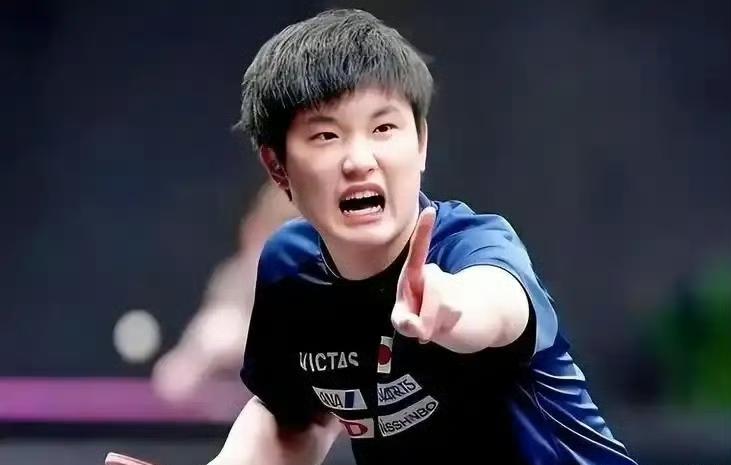张本智和延续强势劲头，4-0横扫A勒布伦，晋级欧洲大满贯四强。

不得不承认，张