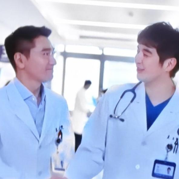 《问心2》中，周筱风这波操作真叫人着急。他为了和盛年竞争心脏中心主任之位，一门心