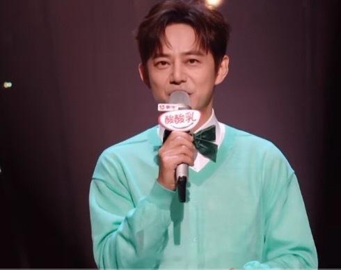 何老师哽咽了何老师在介绍《想你的365天》的时候直接哽咽了，听到何老师的哽咽声的