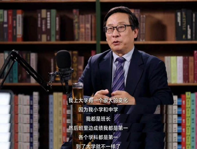 高志凯反驳留学无用15岁上大学的高志凯因年龄最小而感到巨大压力。 