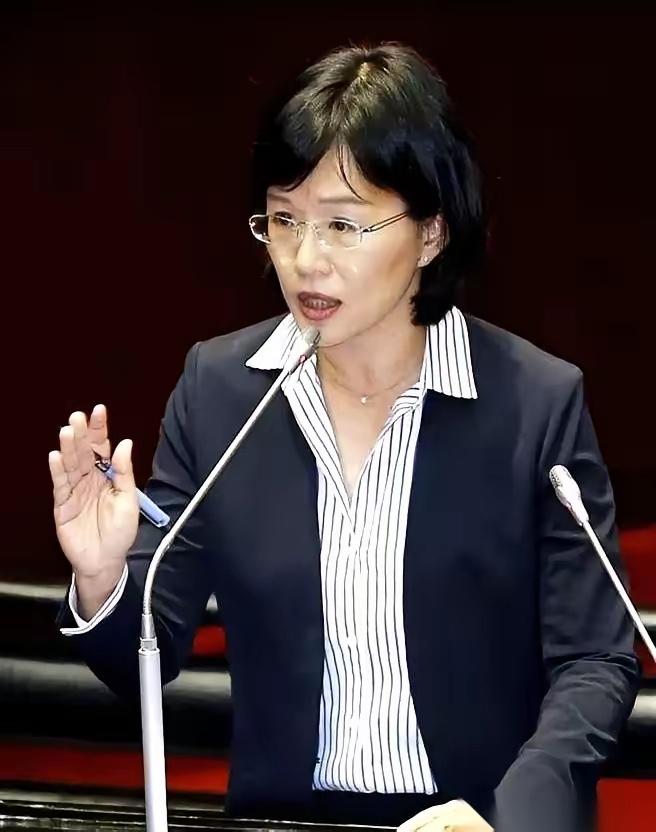 风向彻底变了。

吴乃仁倒了。这个人一倒，大家心里都明白，下一个，就该轮到苏家了