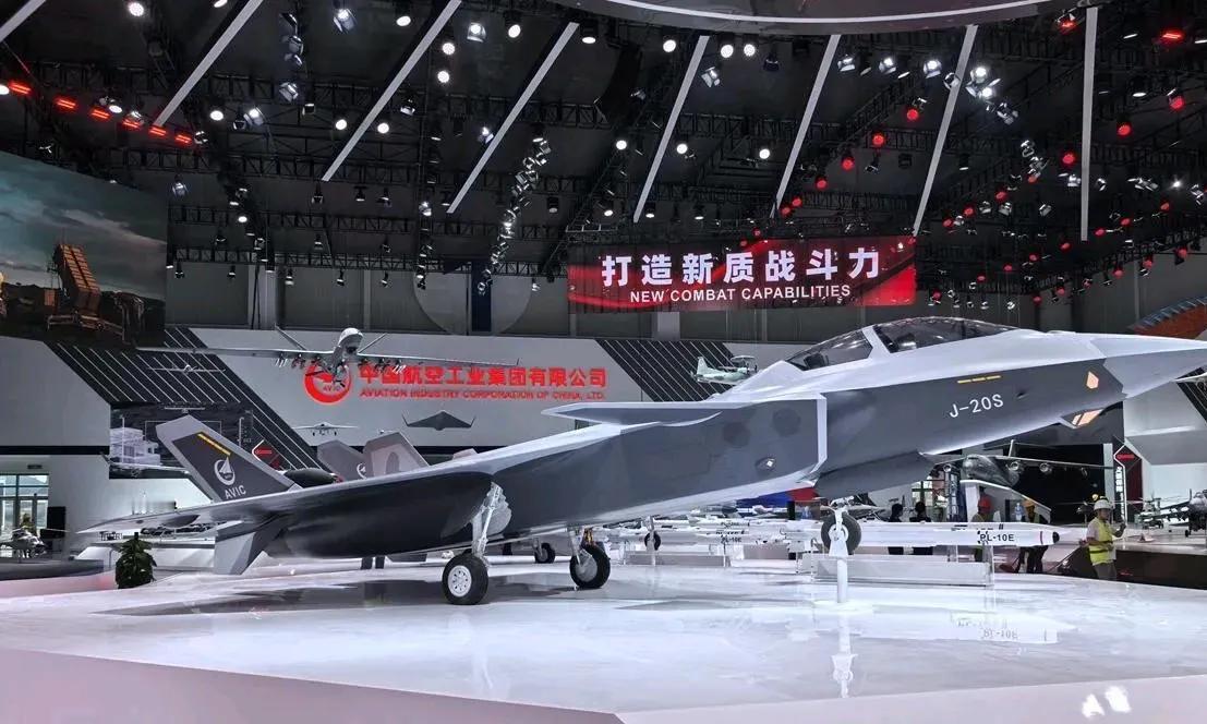 中国歼-20自2017年服役以来，经过不断迭代，数量稳步增加，2025年12月已