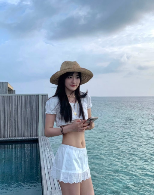 Doinb说喷诺夏不是演的   传奇杯S2  哥哥视角！JKL女友吴55晒照：一