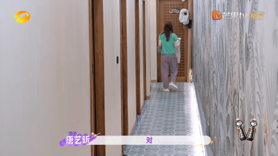 李小冉唐艺昕孙怡一起洗澡 万万没想到三位姐姐私下关系这么铁！浪姐的相处让她们建立
