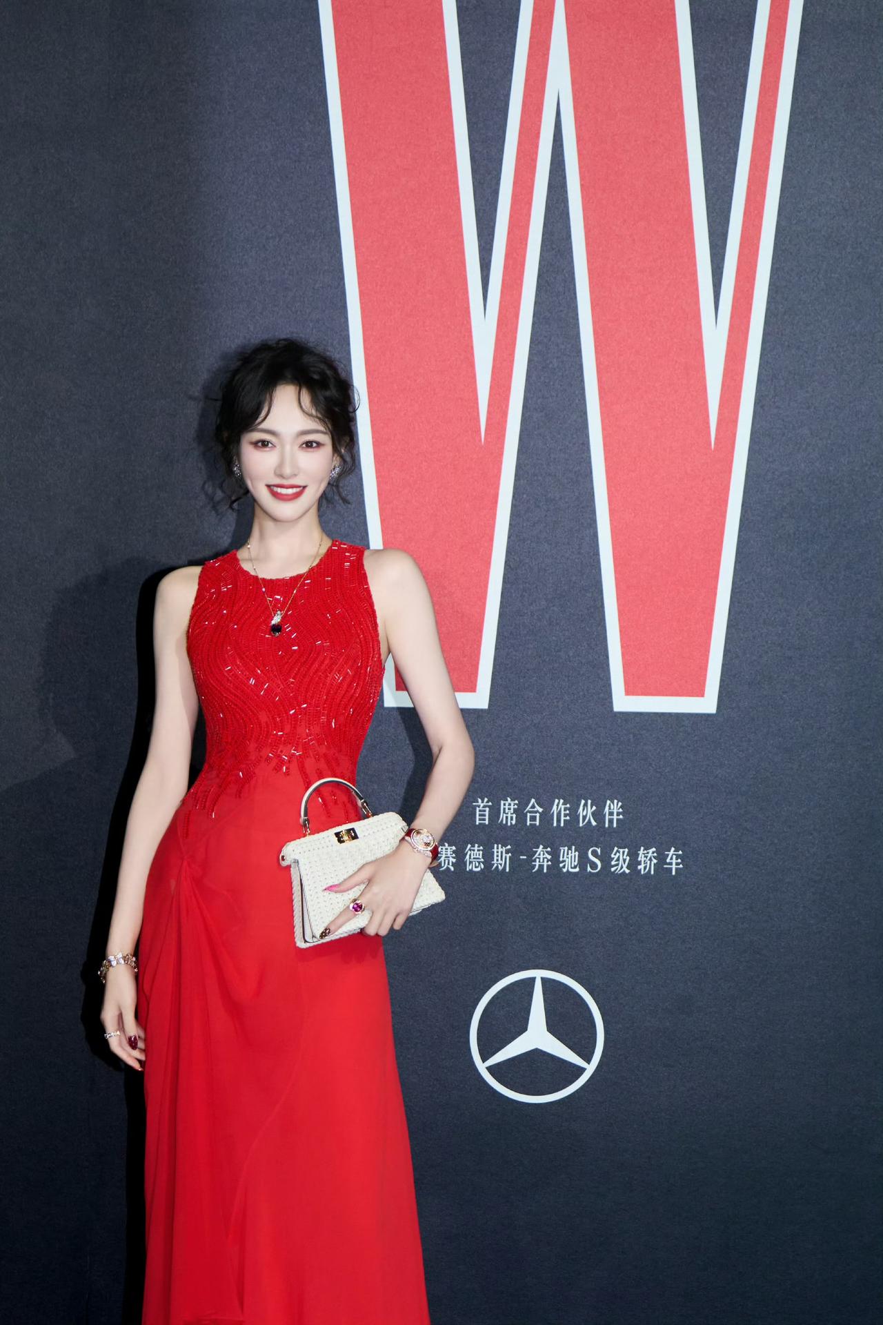 明媚自然的女明星