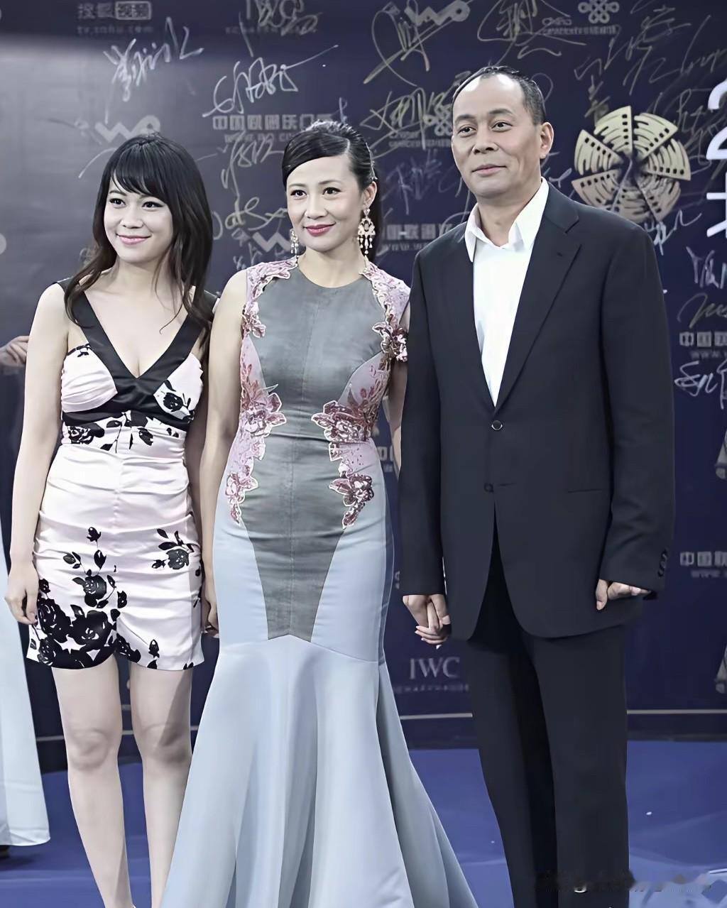 张光北在男演员里长相比较一般，但他比较高挑，有气质，他的老婆陈炜长相漂亮，端庄优