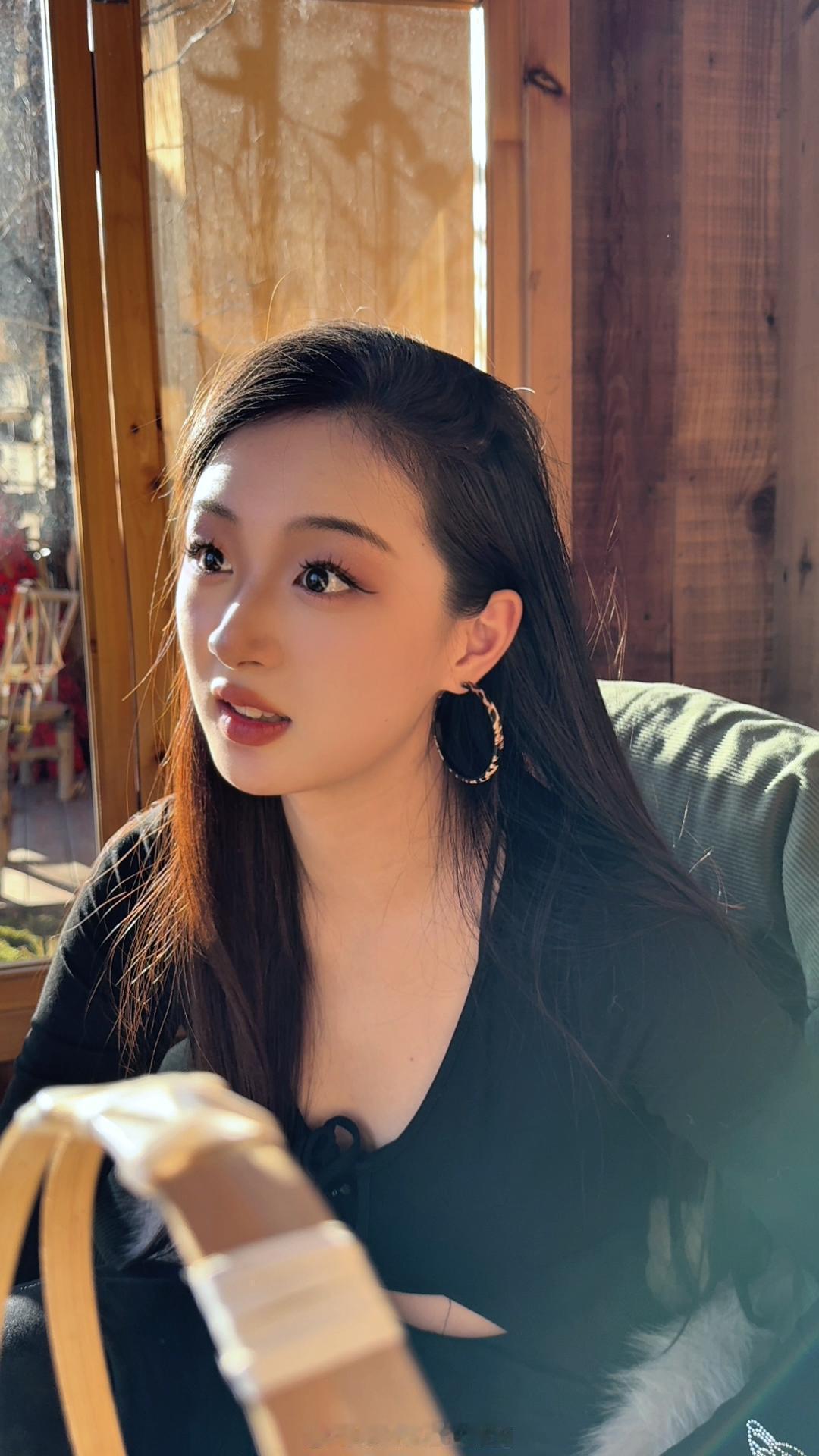 十二月的第一天…突然梦到她了，梦里的一个人一闪而过 