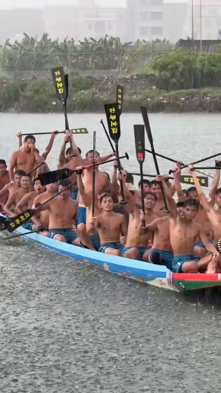 关中王来了。