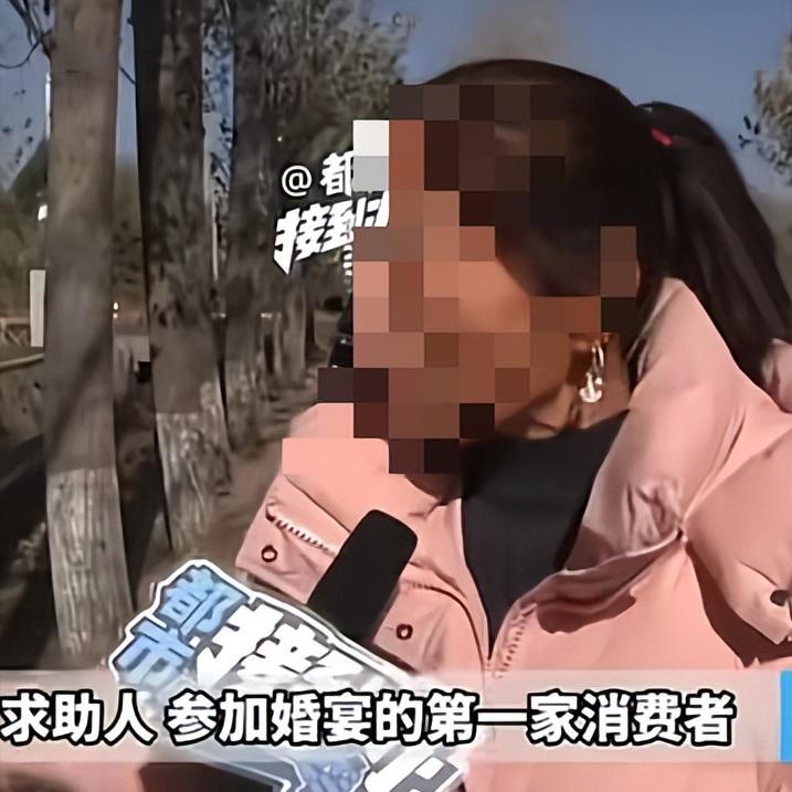 河南，一对新人正在酒店进行婚礼仪式，不料在仪式进行中突然停电40分钟，四百多位宾