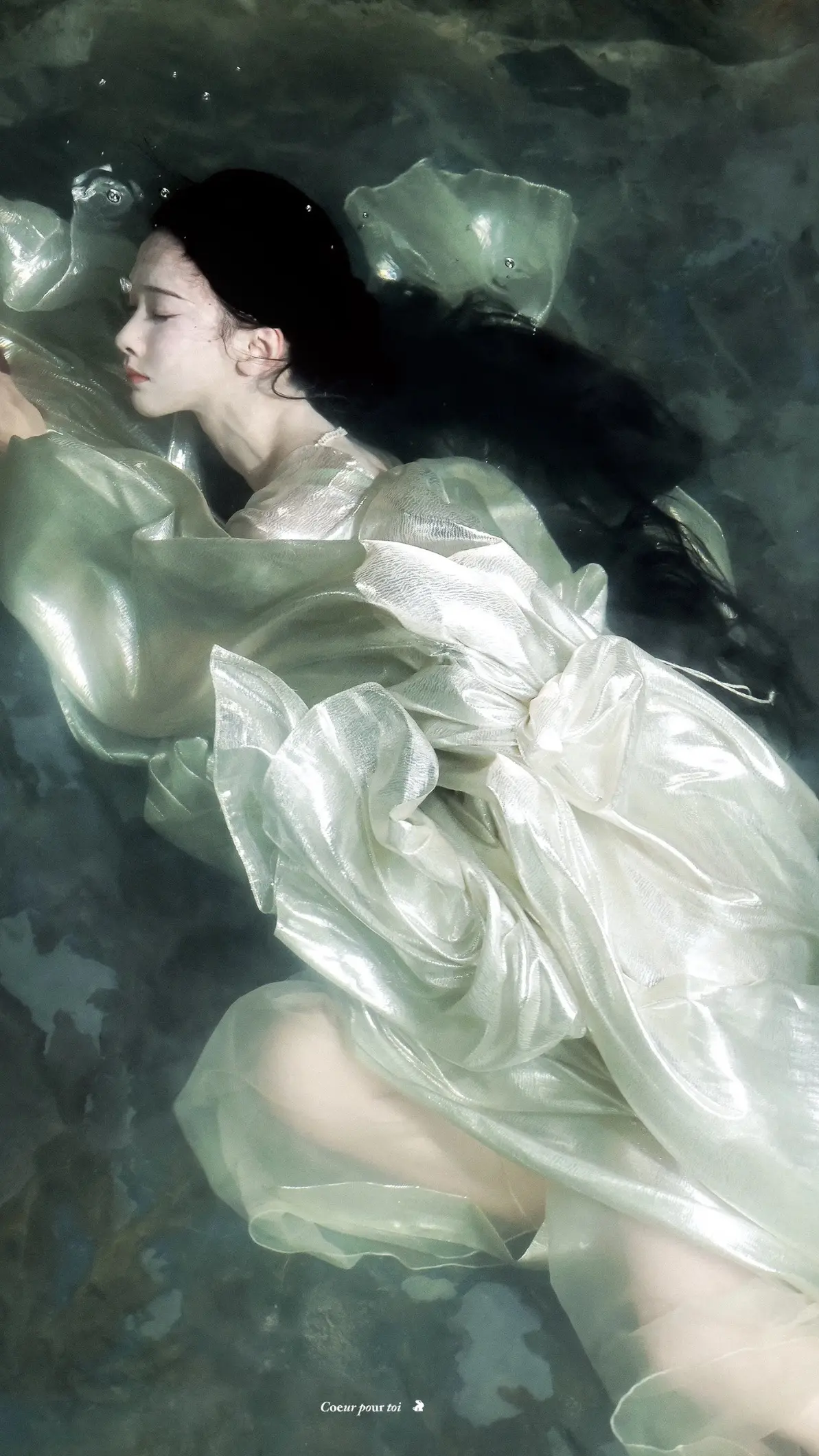 水下嫦娥。原图
