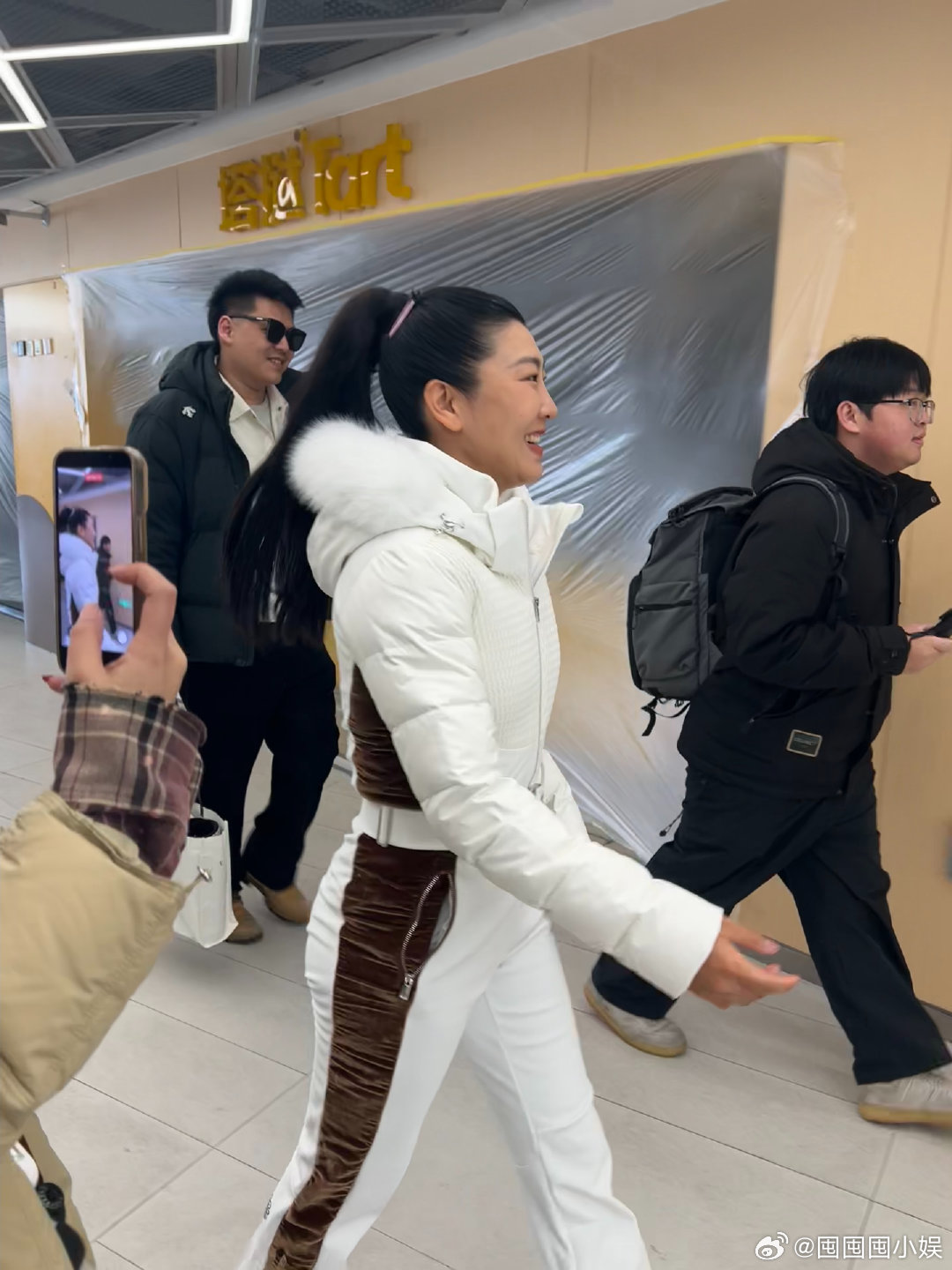 偶遇徐梦桃滑雪 看了网友偶遇徐梦桃滑雪的分享，真的被她给迷住了，她在雪场上的动作