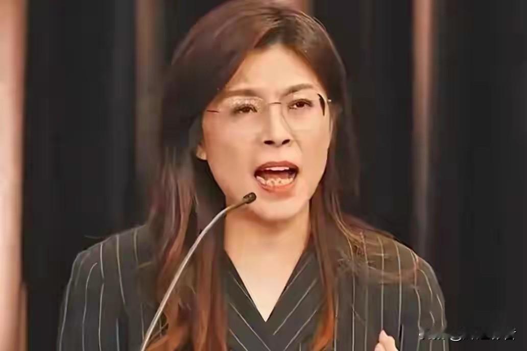 3大激进动作破局！郑丽文能救国民党于水火吗？
 
你敢信吗？从绿营转投蓝营的郑丽