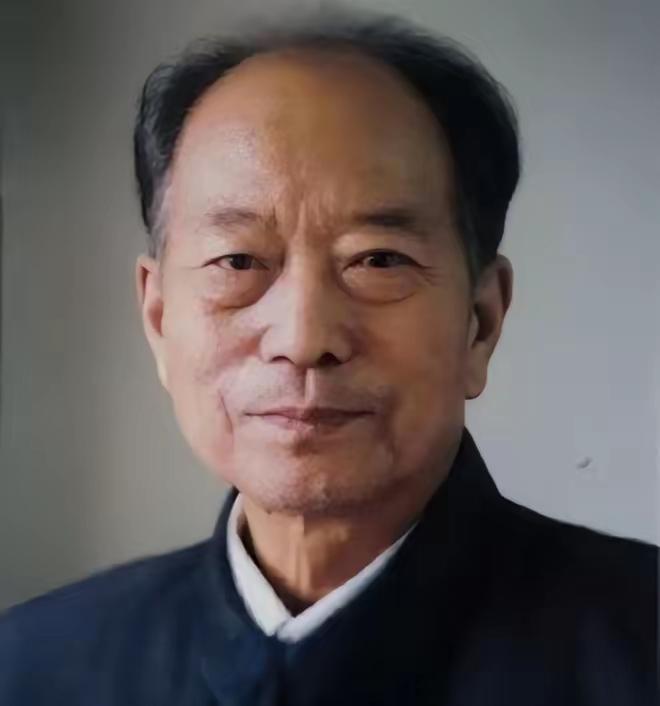 1990年，63岁的张钦礼走出牢狱，历经13年的牢狱生涯，他已是满头白发、脊背佝
