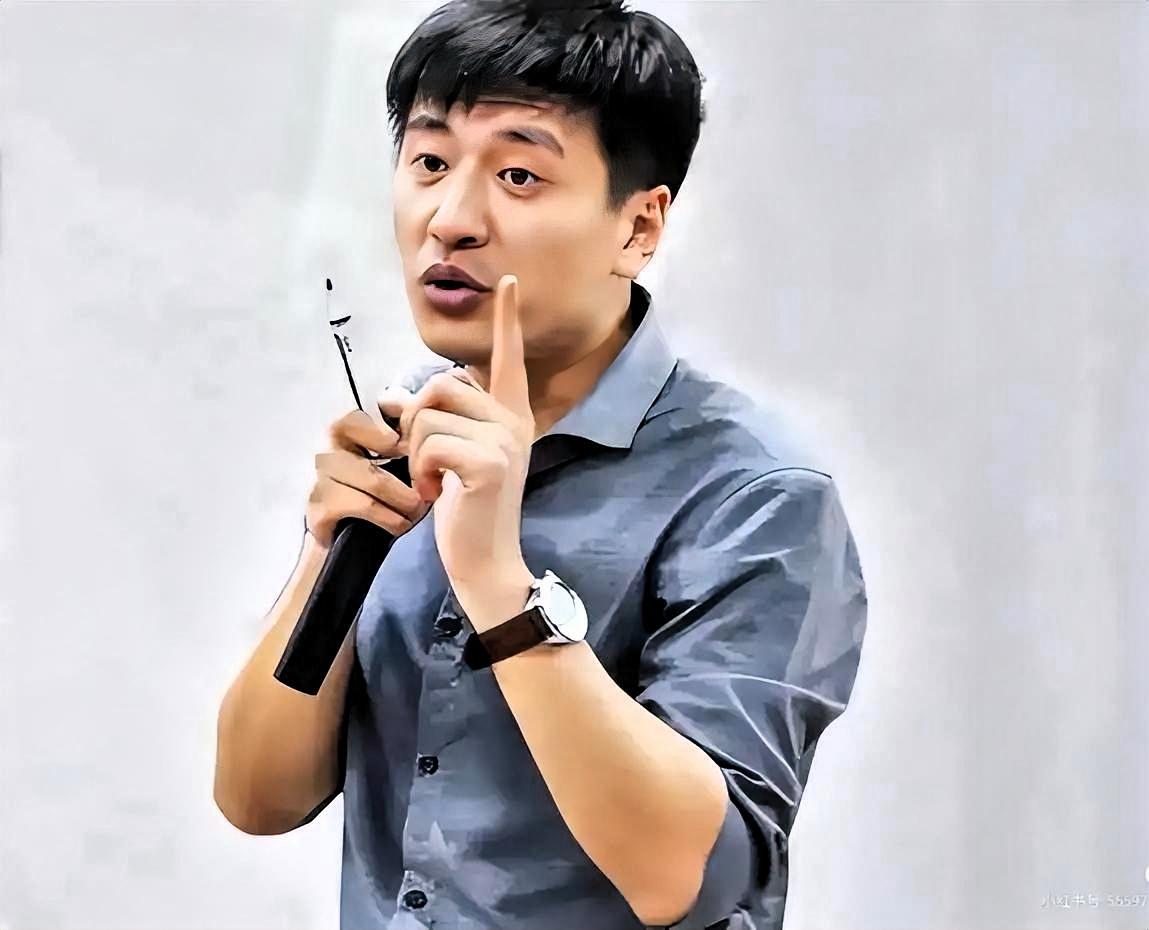 我问当医生的表姐，张雪峰天天跑步锻炼身体，他身体不是更健康吗？
表姐直接点醒我，