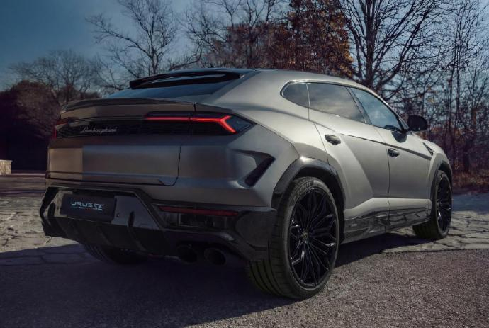 2026 款兰博基尼 Urus SE 的官方图片正式发布啦！这款车悬挂着兰博基尼