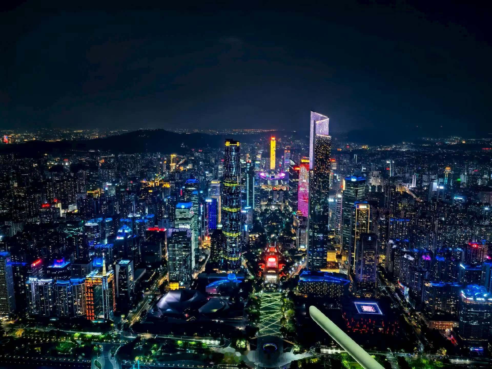 大美广州！这角度是我最喜欢的广州夜景，没有之一！充满大城市繁华感，很向往真帅！ 