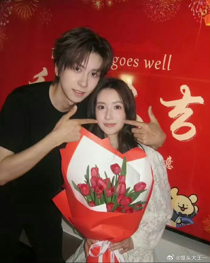 侯卓成签婚前协议全听杨汝晴的初入职场金融季 节目里这段对话太真实，杨汝晴有想法，