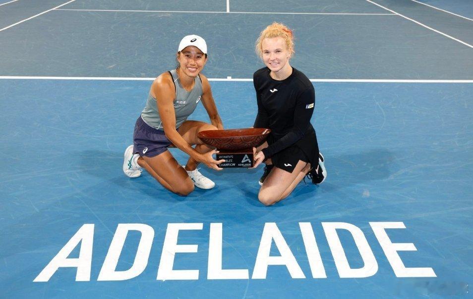 张帅双打夺冠张帅 生涯第16冠，张帅组合在WTA500阿德莱德站夺女双冠军。1月