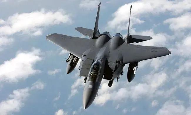 中国采购战机遭狮子大开口，俄趁机拿下大单：让中国进步20年

中国在过去数时间军