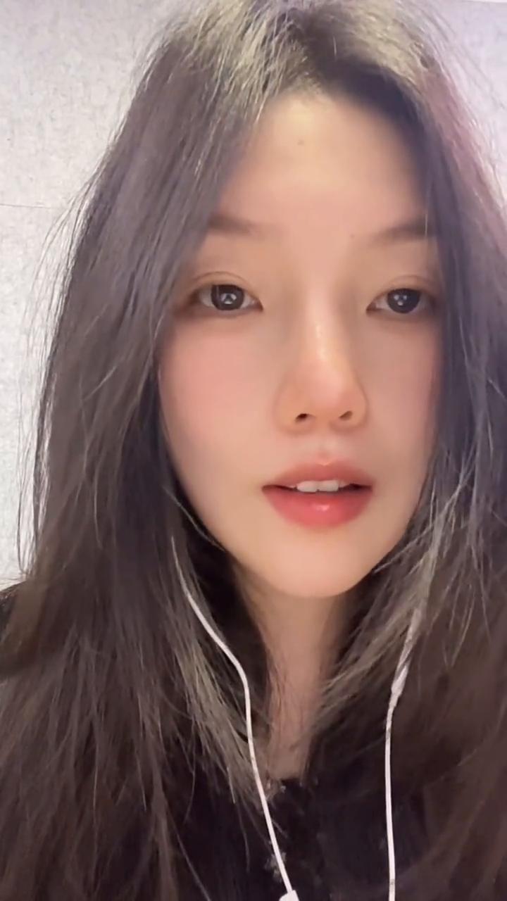 下午有没有人以为会逼回去的，然后加仓的。今天说要拿麻袋装钱的，现在是麻袋装我们了
